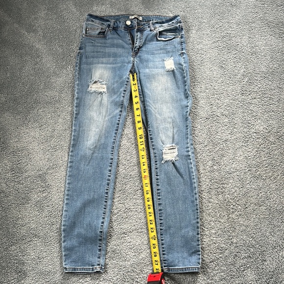 Refuge Blue Wash Distressed Jeans - Picture 3 of 4